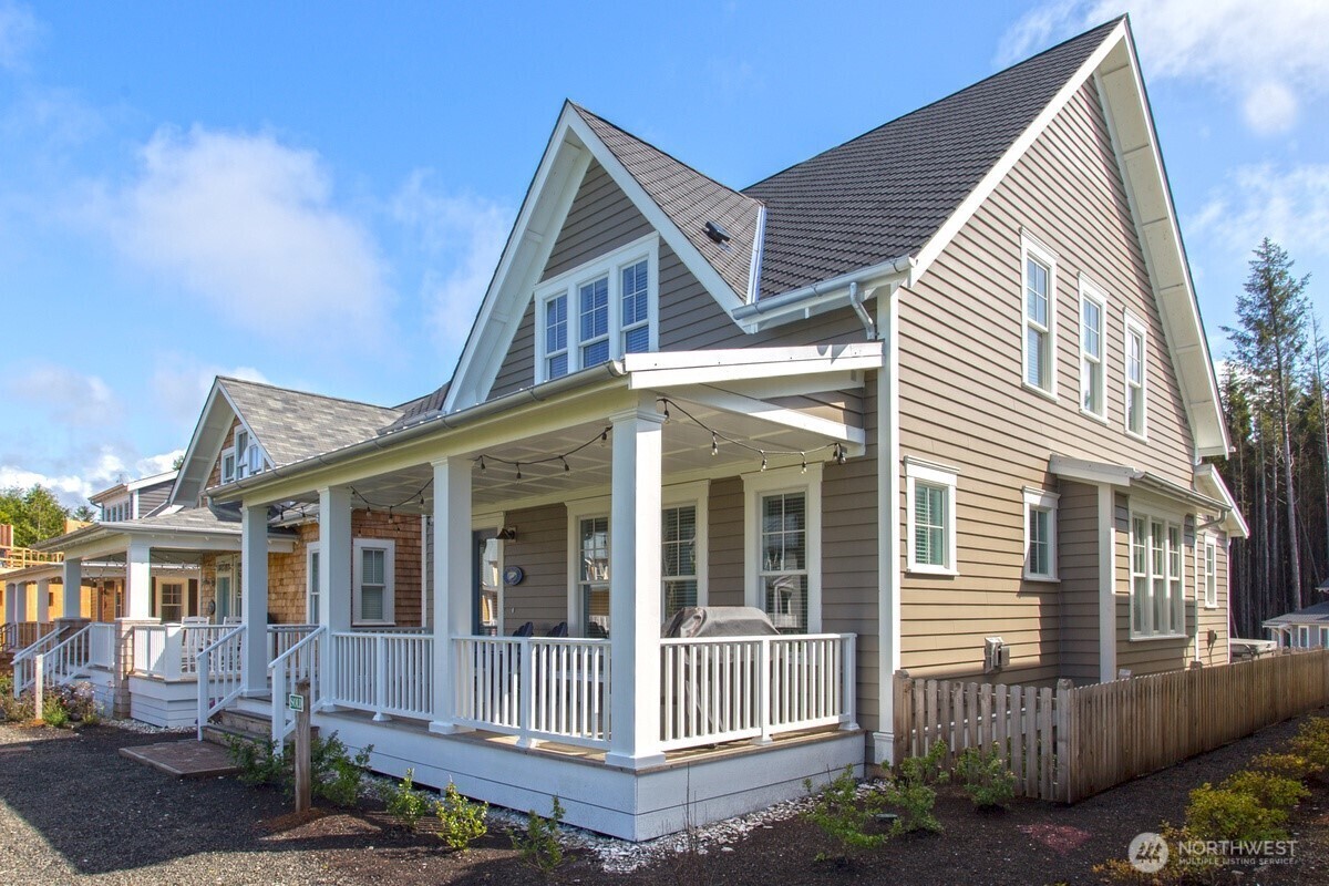 Property Photo:  100  Horseshoe Lane  WA 98571 