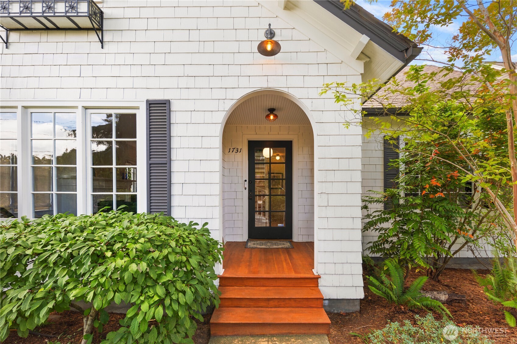 Property Photo: 1731 37th Avenue WA 98122