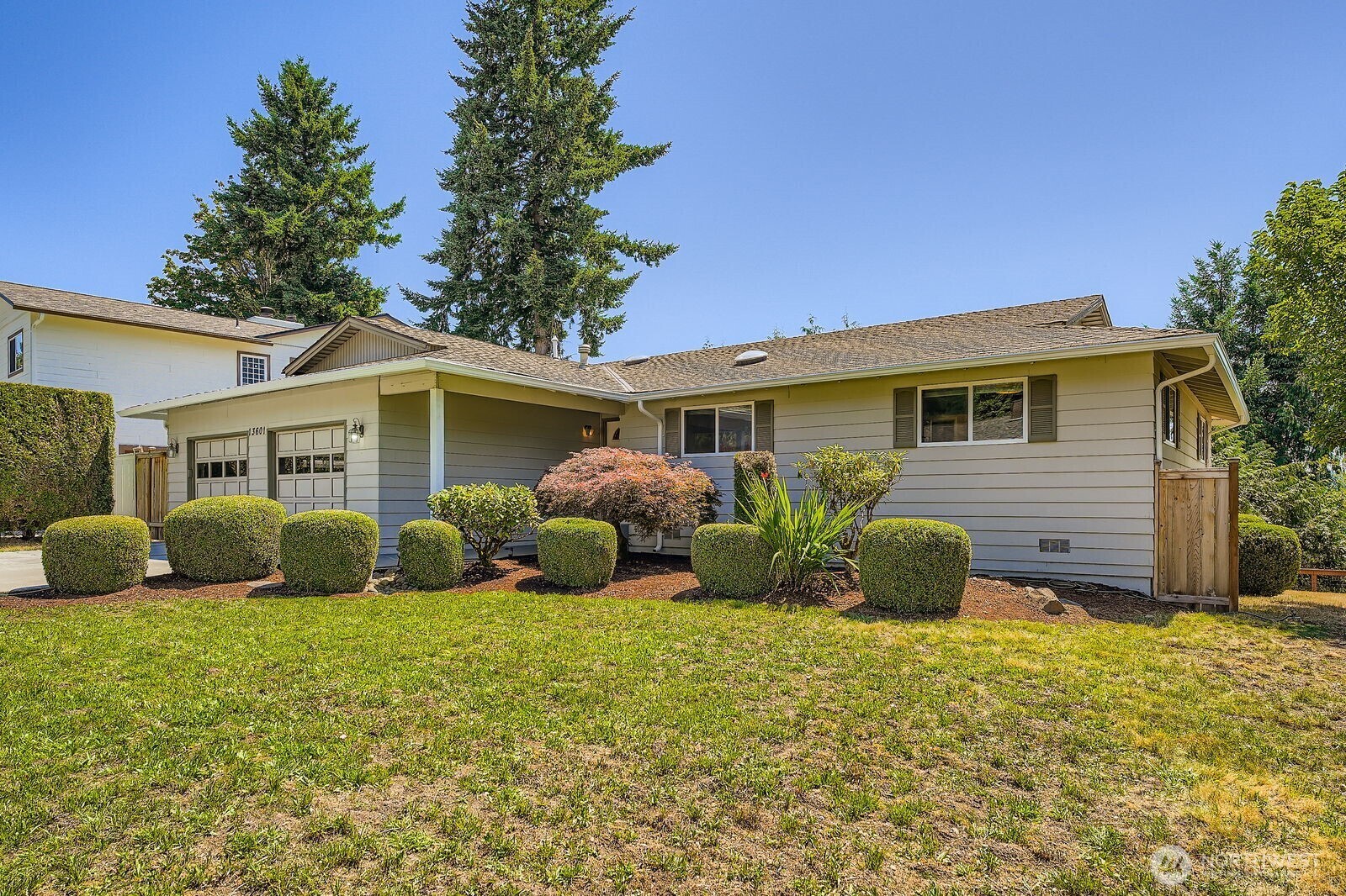 Property Photo: 13601 SE 141st Street WA 98059