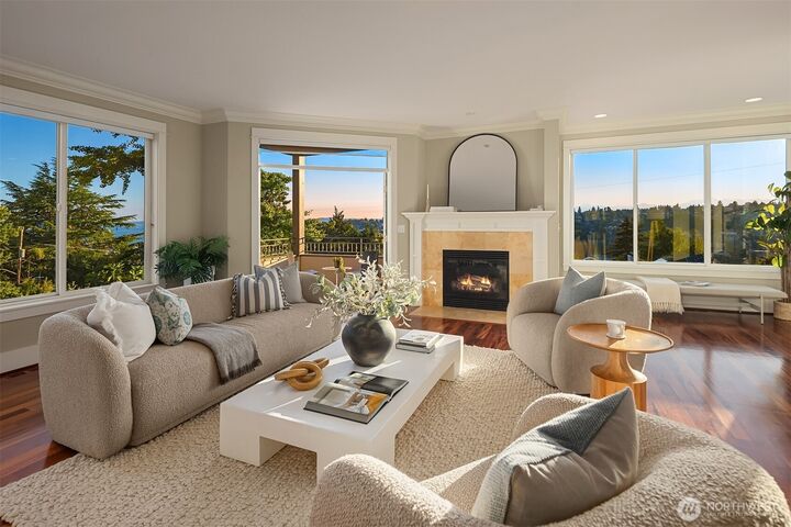 Property Photo:  2542  12th Avenue W  WA 98119 