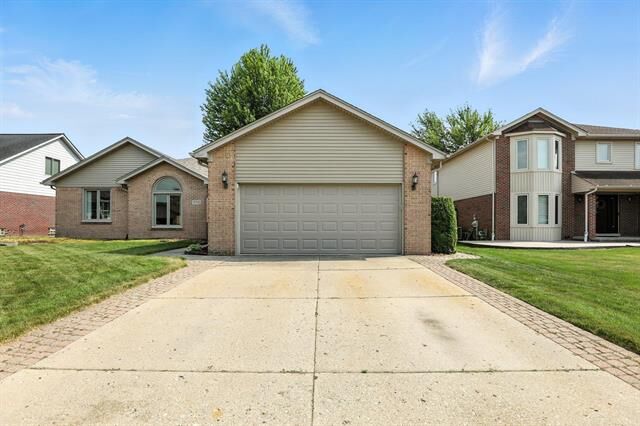 Property Photo: 15750 Lamont Drive MI 48042