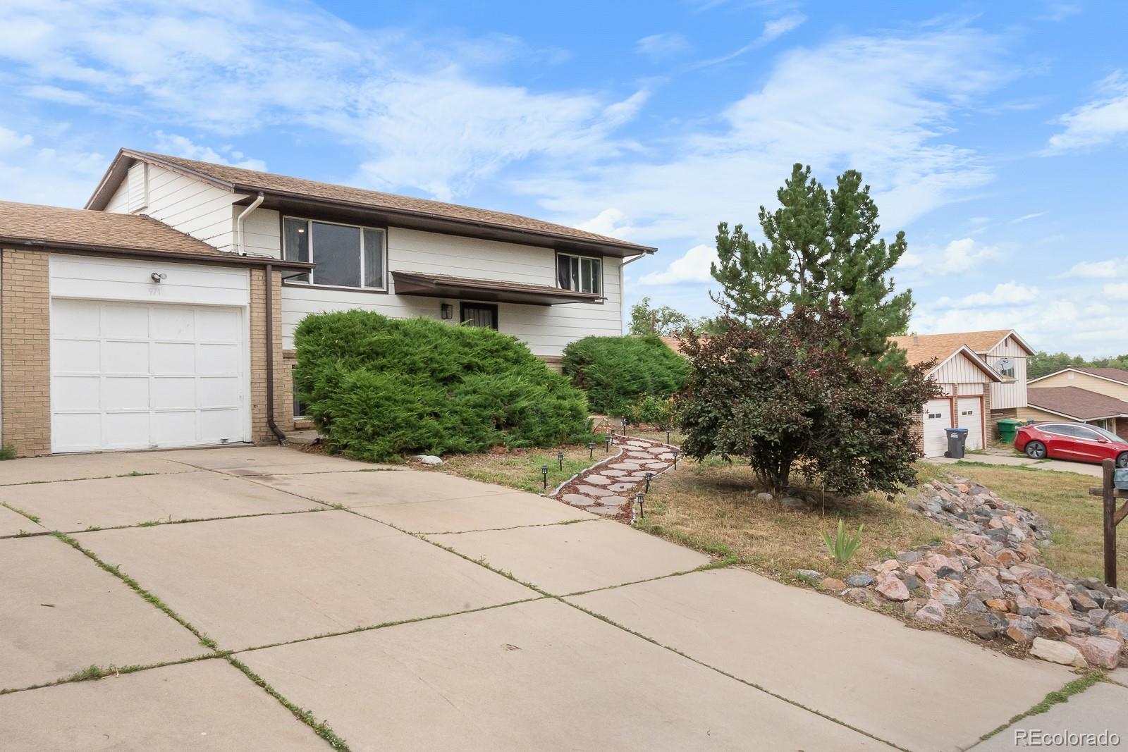 Property Photo: 971 S Yarrow Street CO 80226
