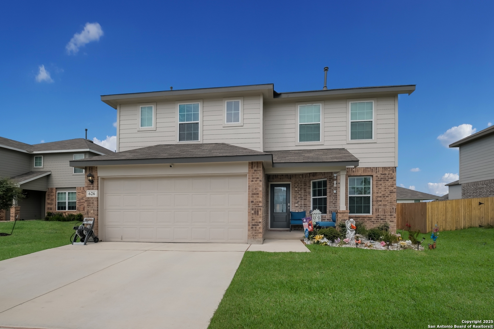 Property Photo: 626 Diamond Shoals TX 78108
