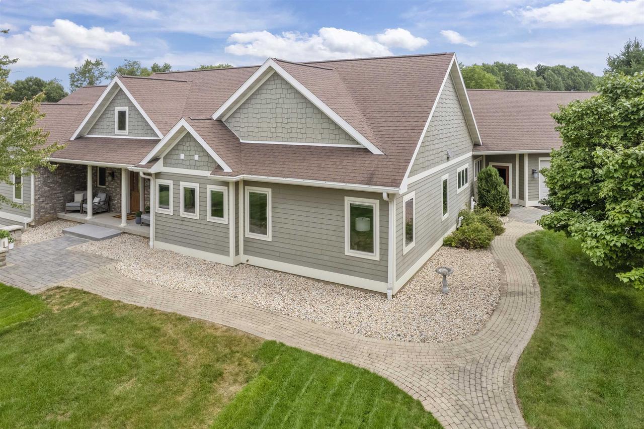 Property Photo:  2704 County Road I  WI 53506 