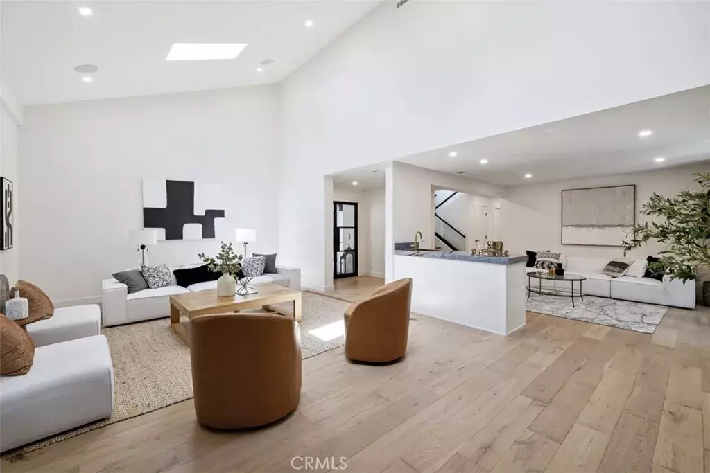 Property Photo: 4360 Park Alisal CA 91302