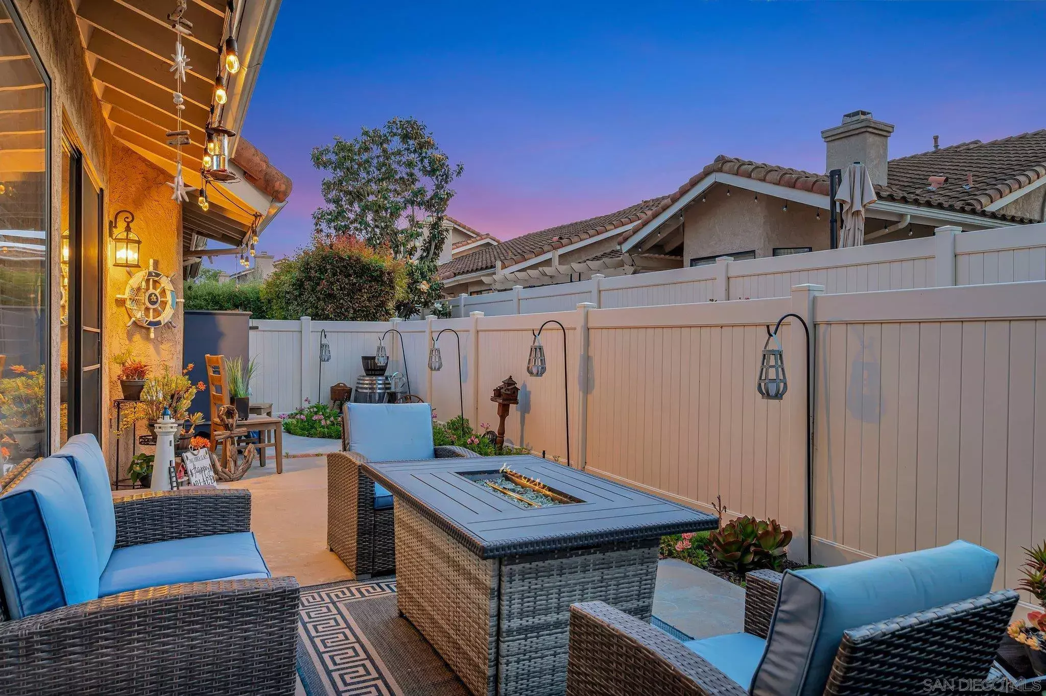 Property Photo: 15628 Via Marchena CA 92128
