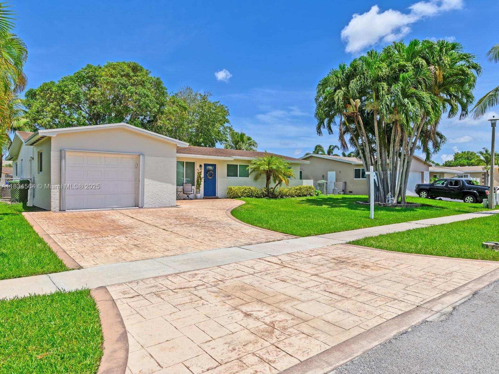 Property Photo: 321 NW 93rd Ave FL 33024