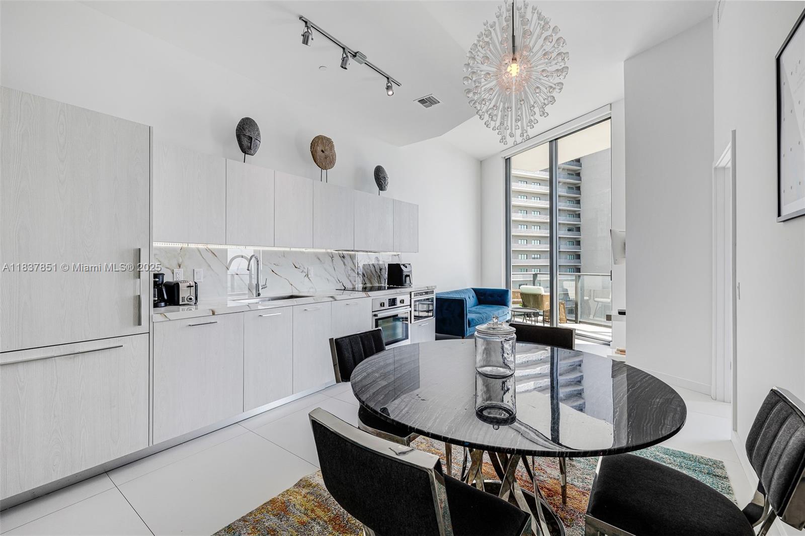Property Photo: 501 NE 31st St 4007 FL 33137