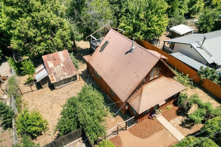 Property Photo: 308 Modoc Ave CA 96057