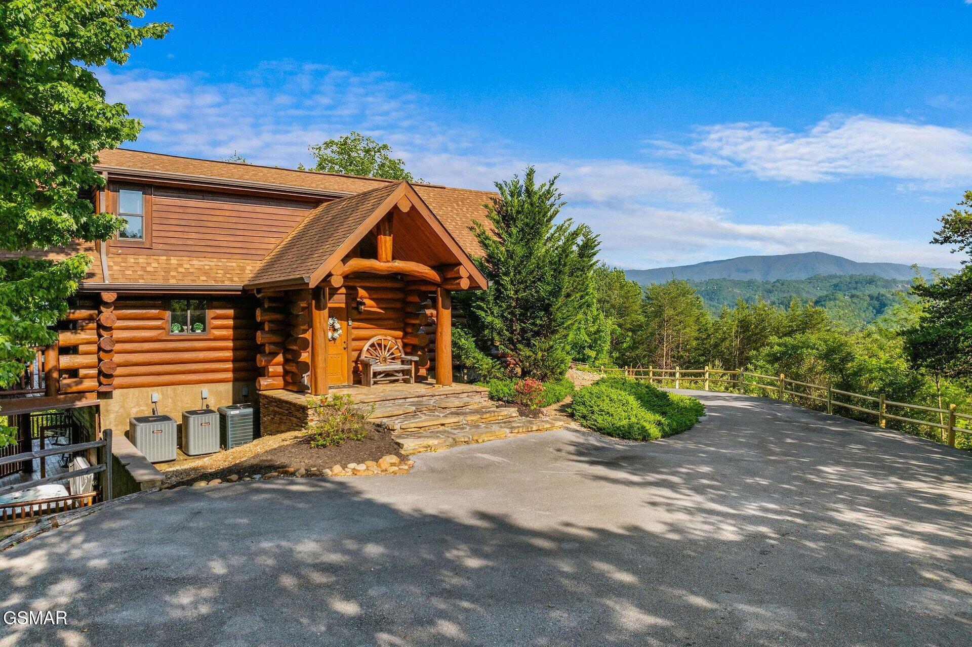 Property Photo:  2418 Smoky Vista Way  TN 37876 