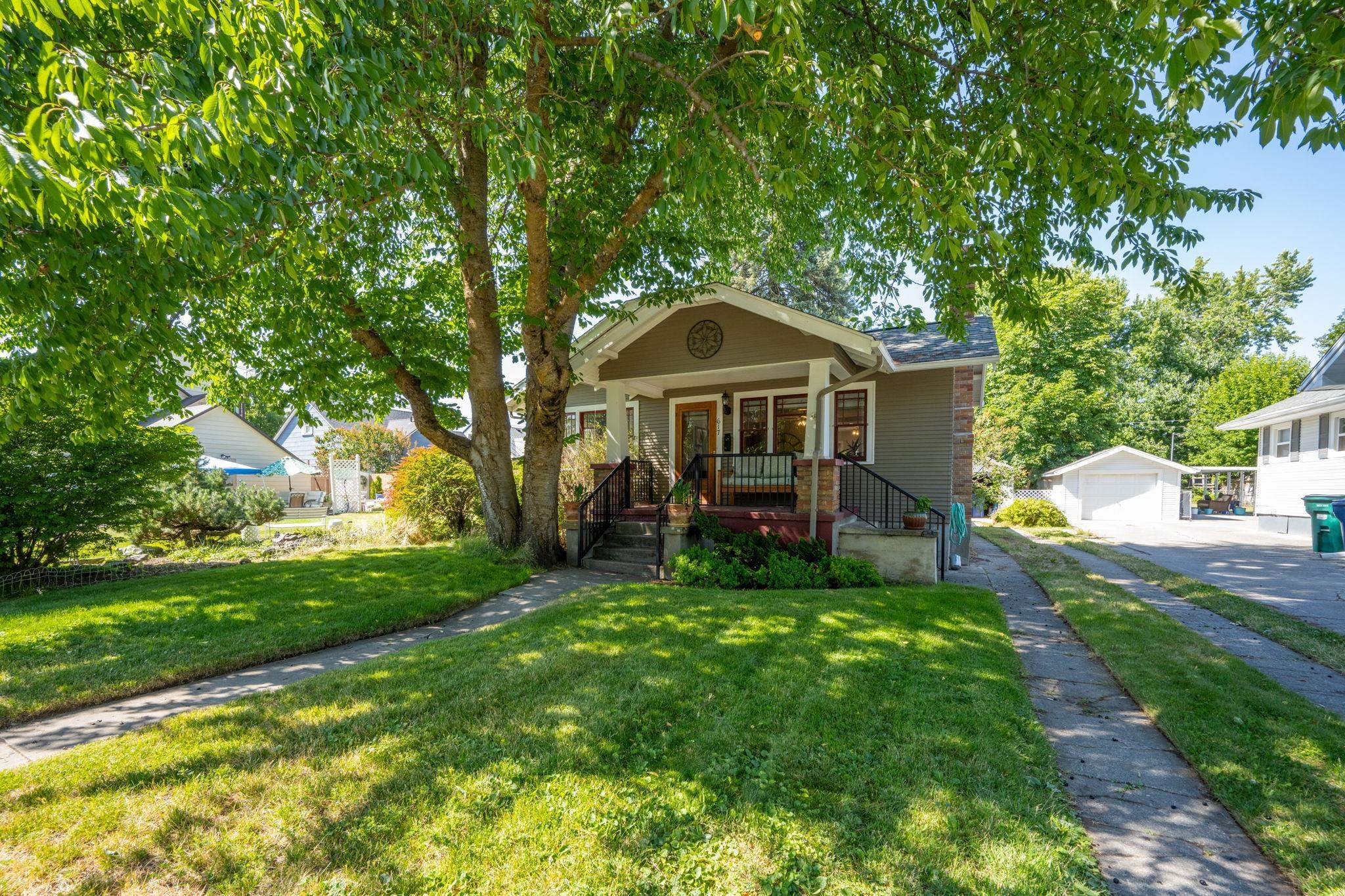 Property Photo: 617 E 34th Ave WA 99203