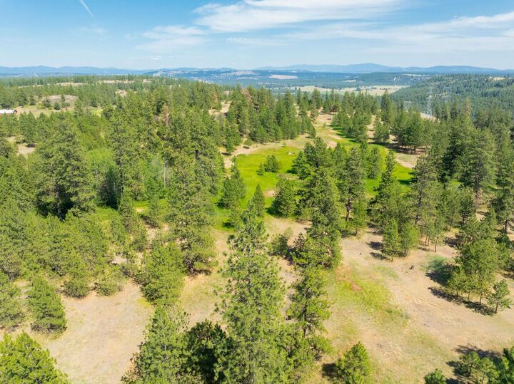 Property Photo:  14933 Burnett Rd  WA 99026 
