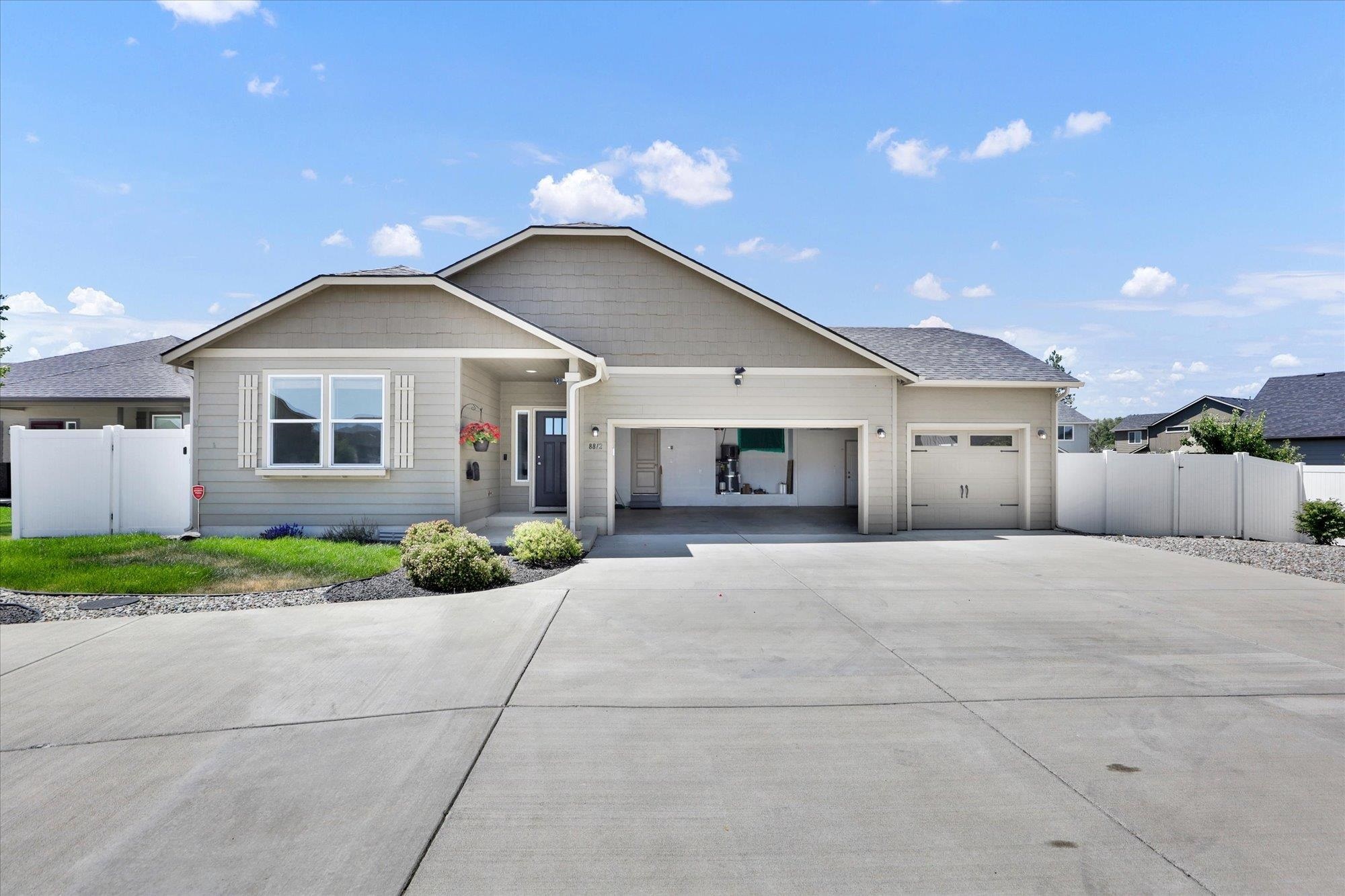 Property Photo: 8812 W Pirates Ct WA 99224