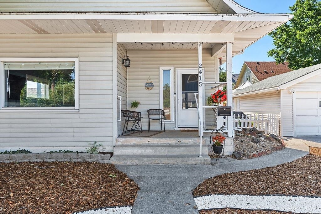 Property Photo: 2415 N Lincoln St WA 99205