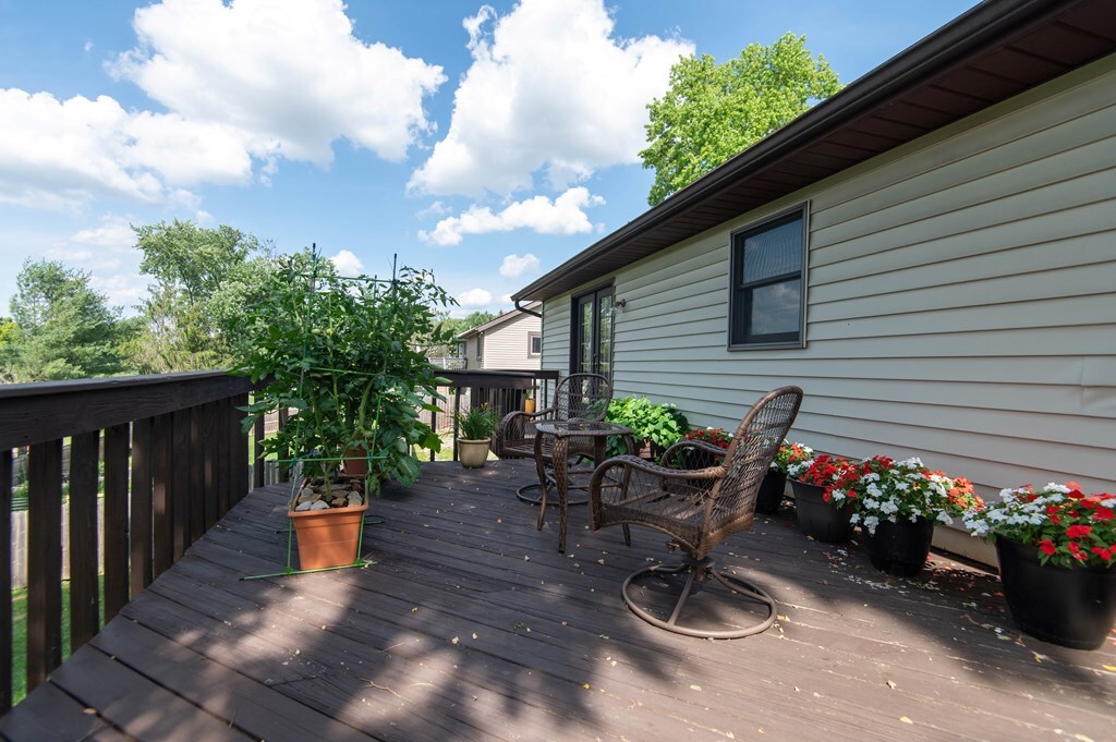 Property Photo: 1055 Edgewood Drive OH 45601