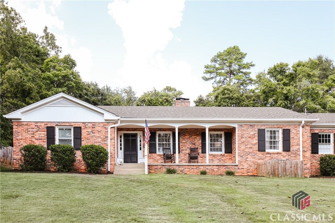 Property Photo:  210 Riverhill Drive  GA 30606 