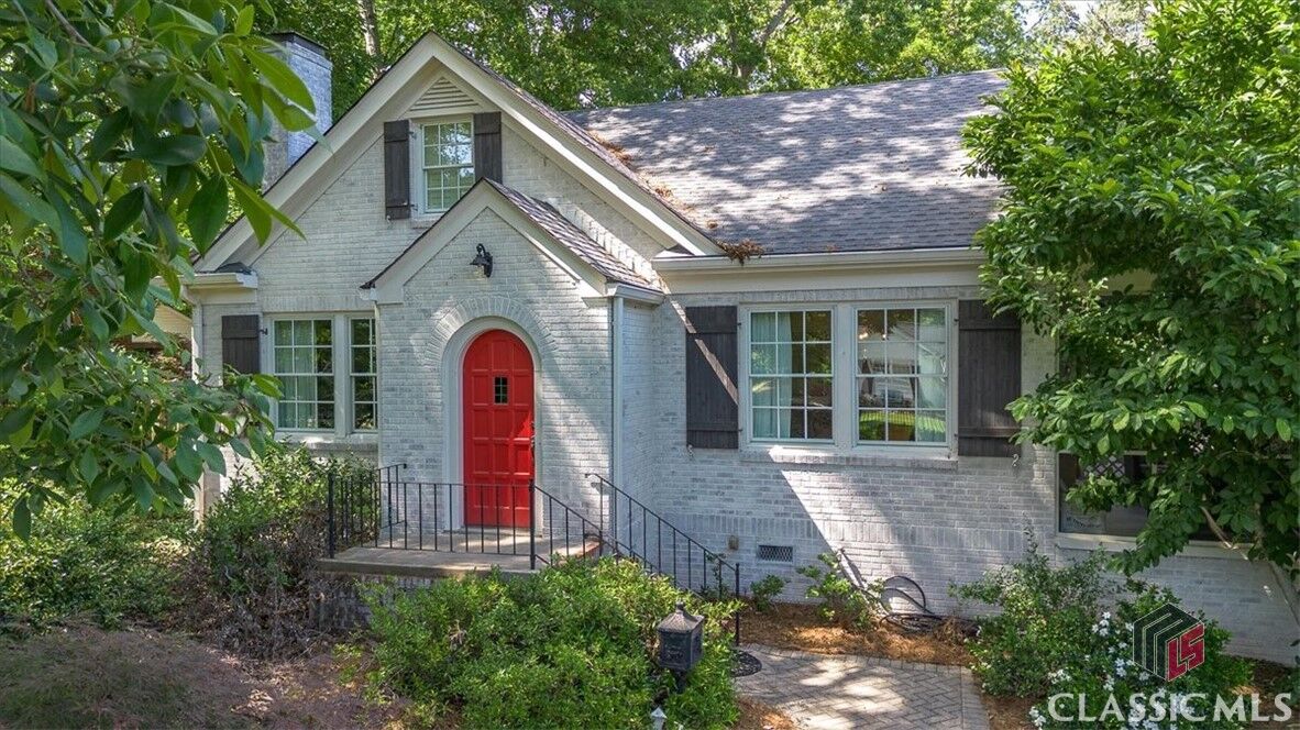 Property Photo:  293 Southview Drive  GA 30605 