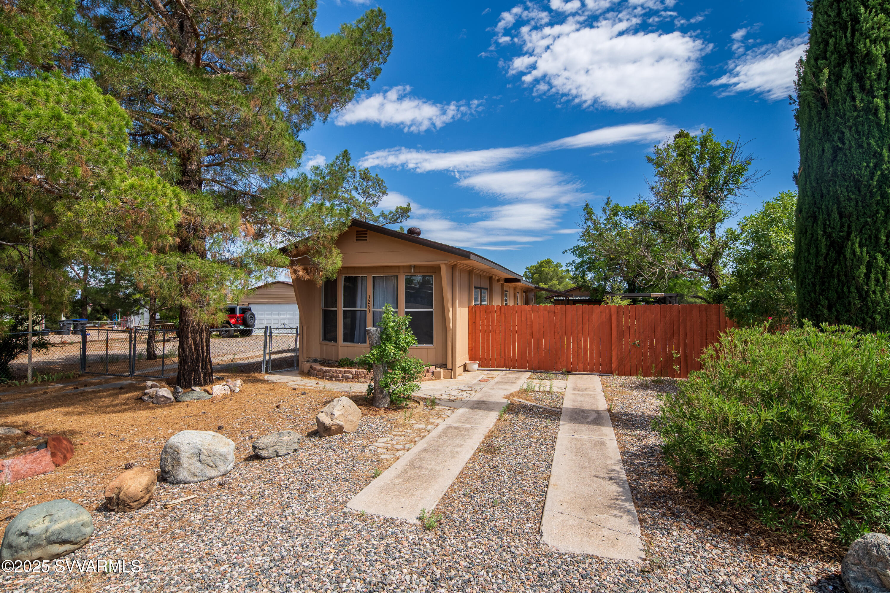 Property Photo: 3253 E Grand View Drive AZ 86326
