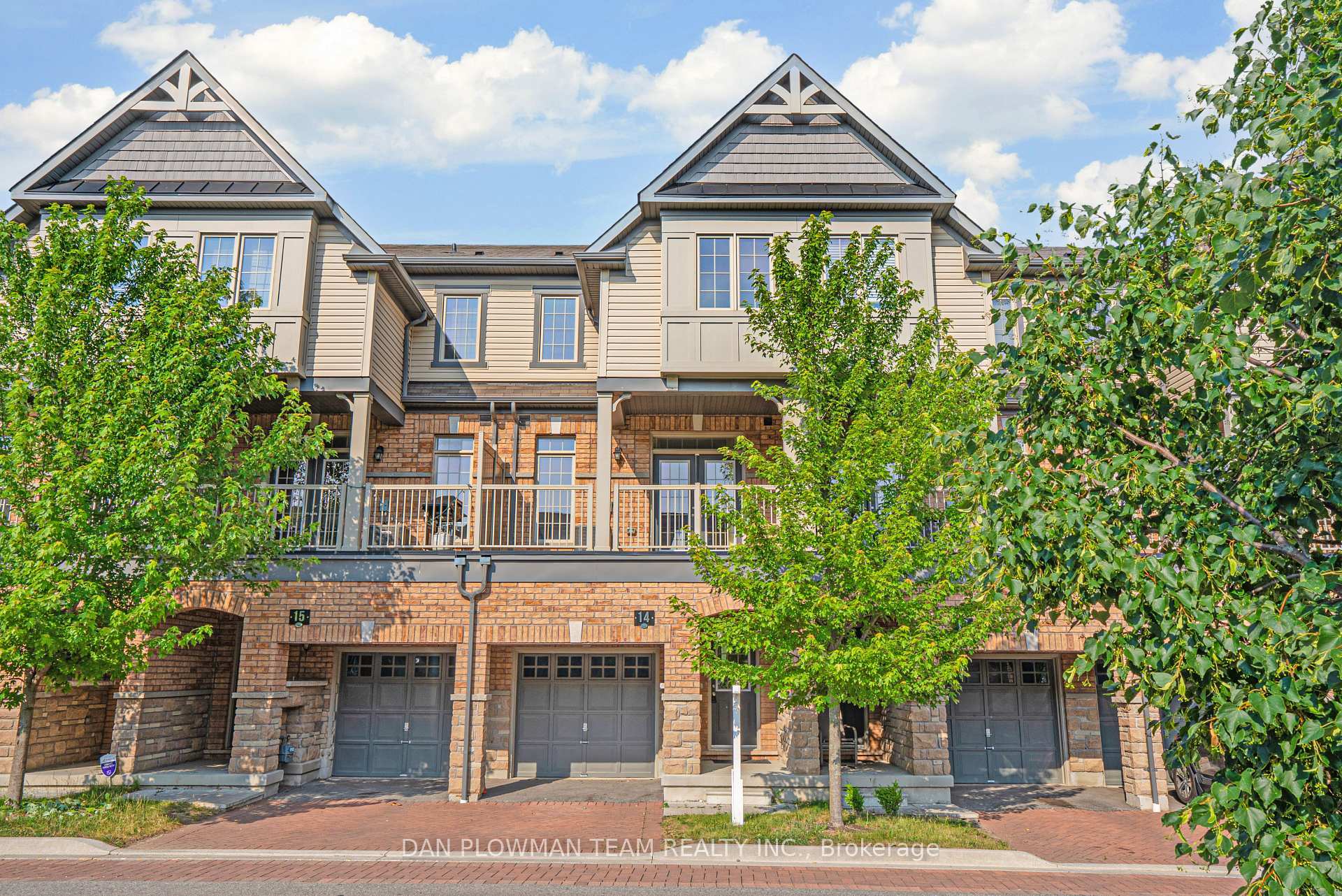 Property Photo: 285 Finch Avenue 14 ON L1V 0E6