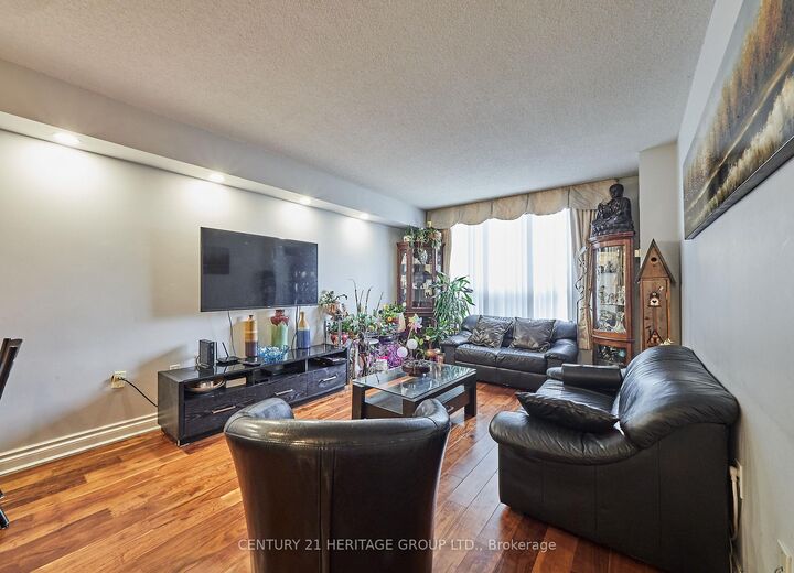 Property Photo: 21 Overlea Boulevard 511 ON M4H 1P2