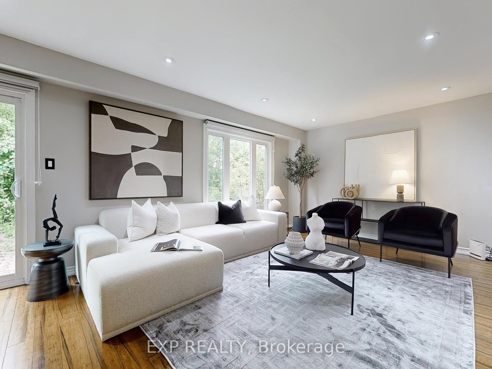Photo de la propriété:  19 Kenscott Road  ON M1B 2L8 