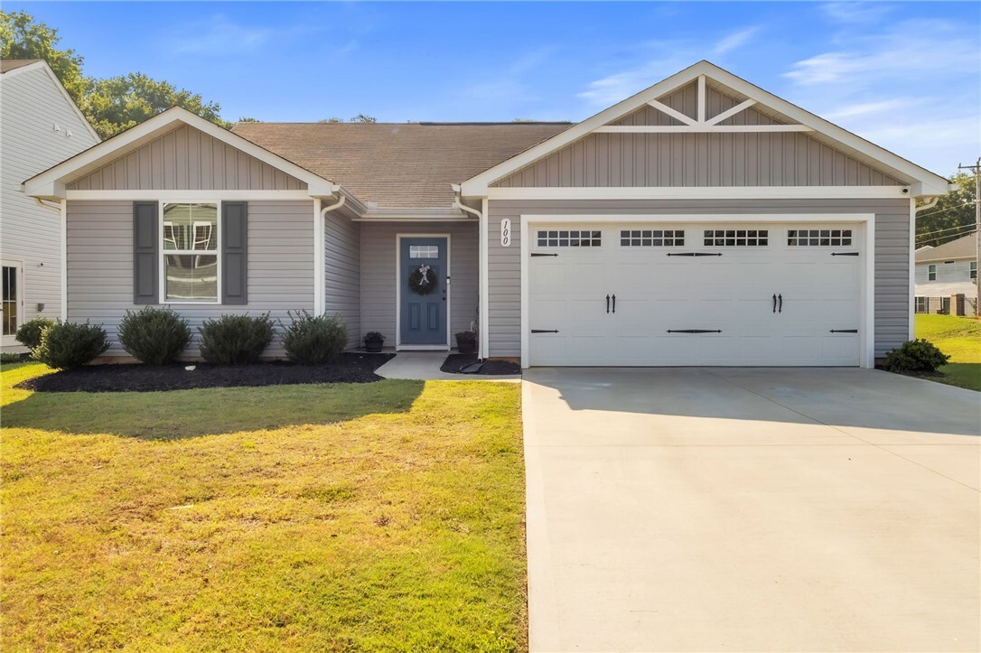 Property Photo:  100 Bleckley Trail  SC 29625 