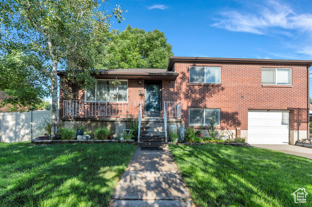 Property Photo: 6022 S Sanford Dr UT 84123