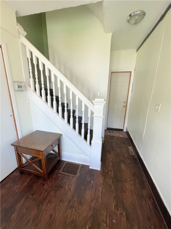 Property Photo: 617 Center Ave 1 PA 15229