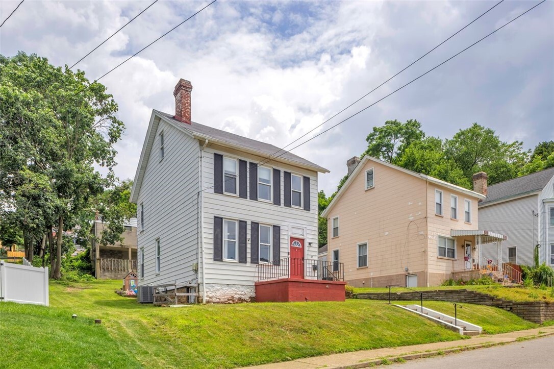 Property Photo: 27 Danvers Ave PA 15205