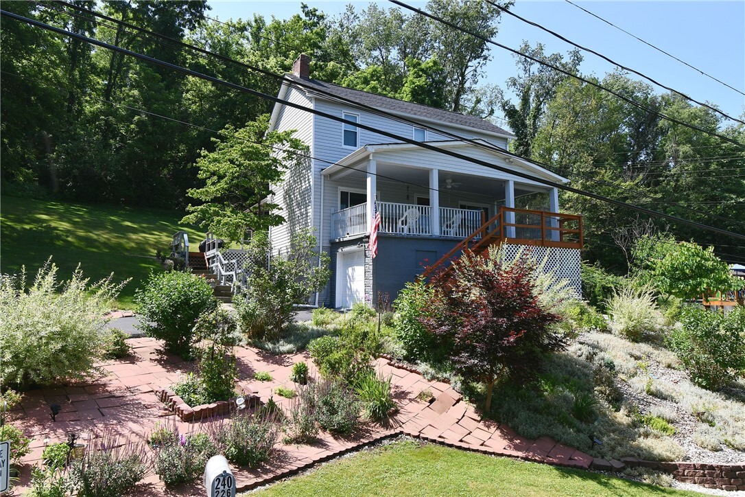 Property Photo:  226 Johnston St  PA 15057 
