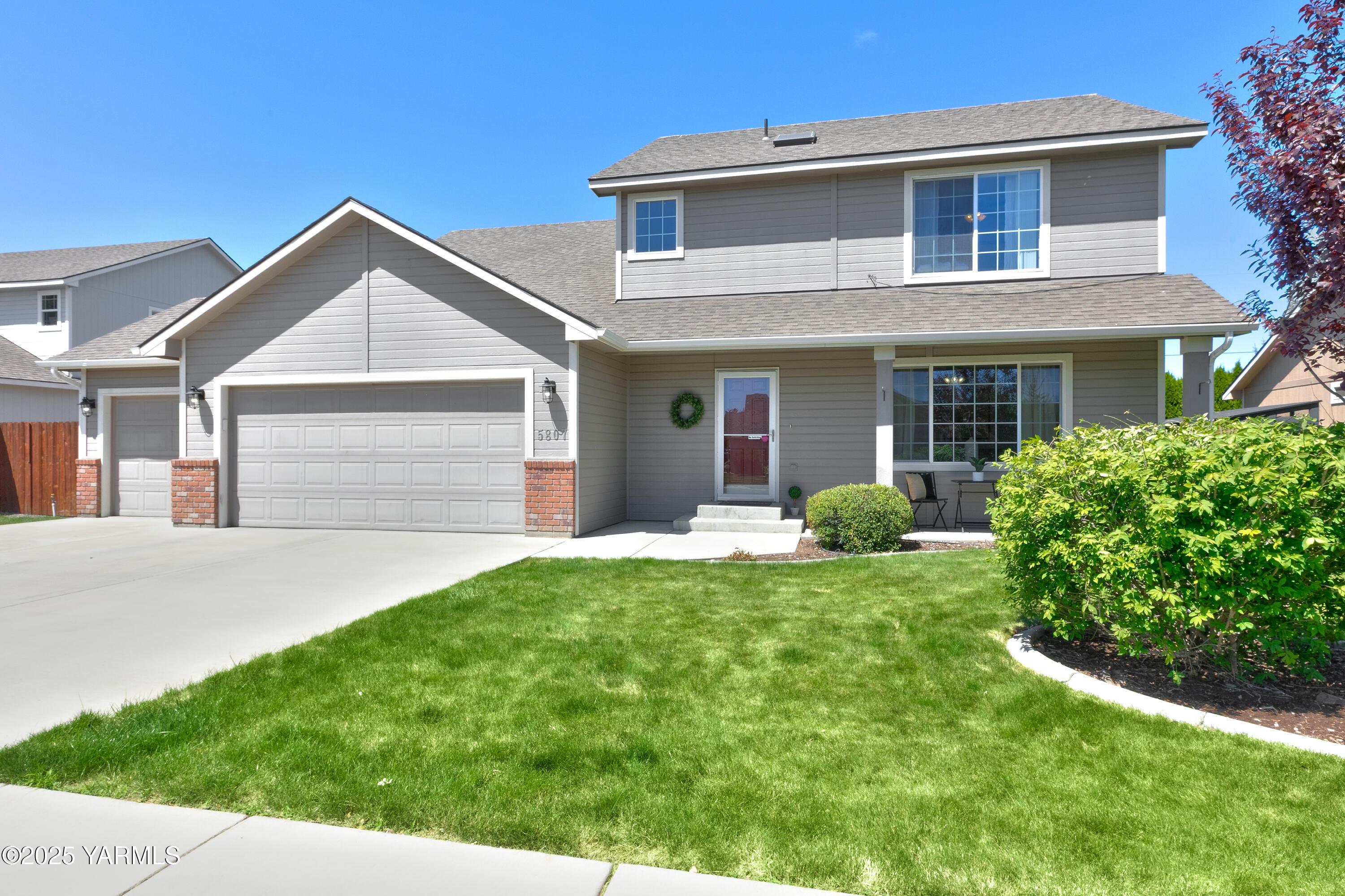 Property Photo:  5807 W Whatcom Ave  WA 98903 