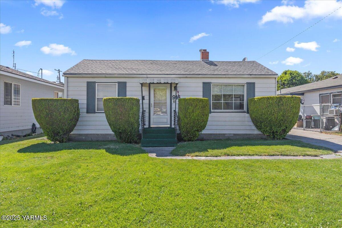 916 S 1st Ave  Yakima WA 98902 photo