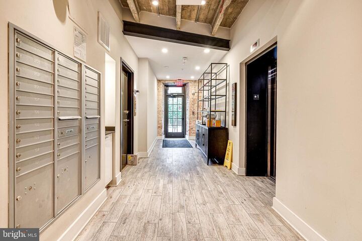 Property Photo:  515 N Washington Street 304  VA 22314 