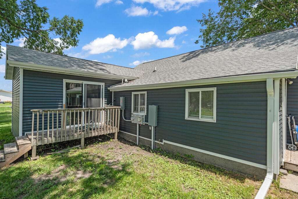 Property Photo: 1020 SW 3rd Street IA 50201
