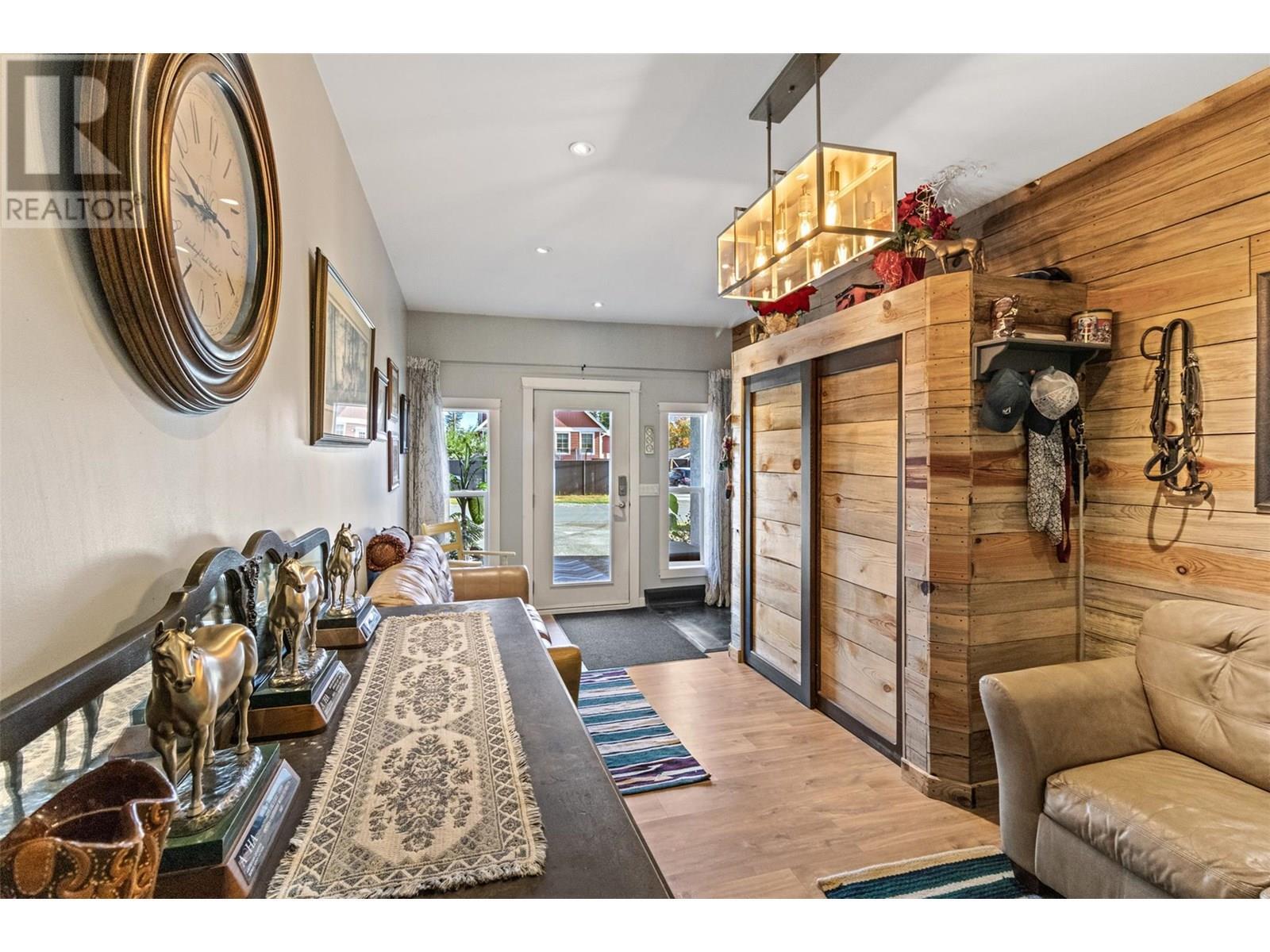 Property Photo: 224 Cypress Avenue BC V2H 1T7