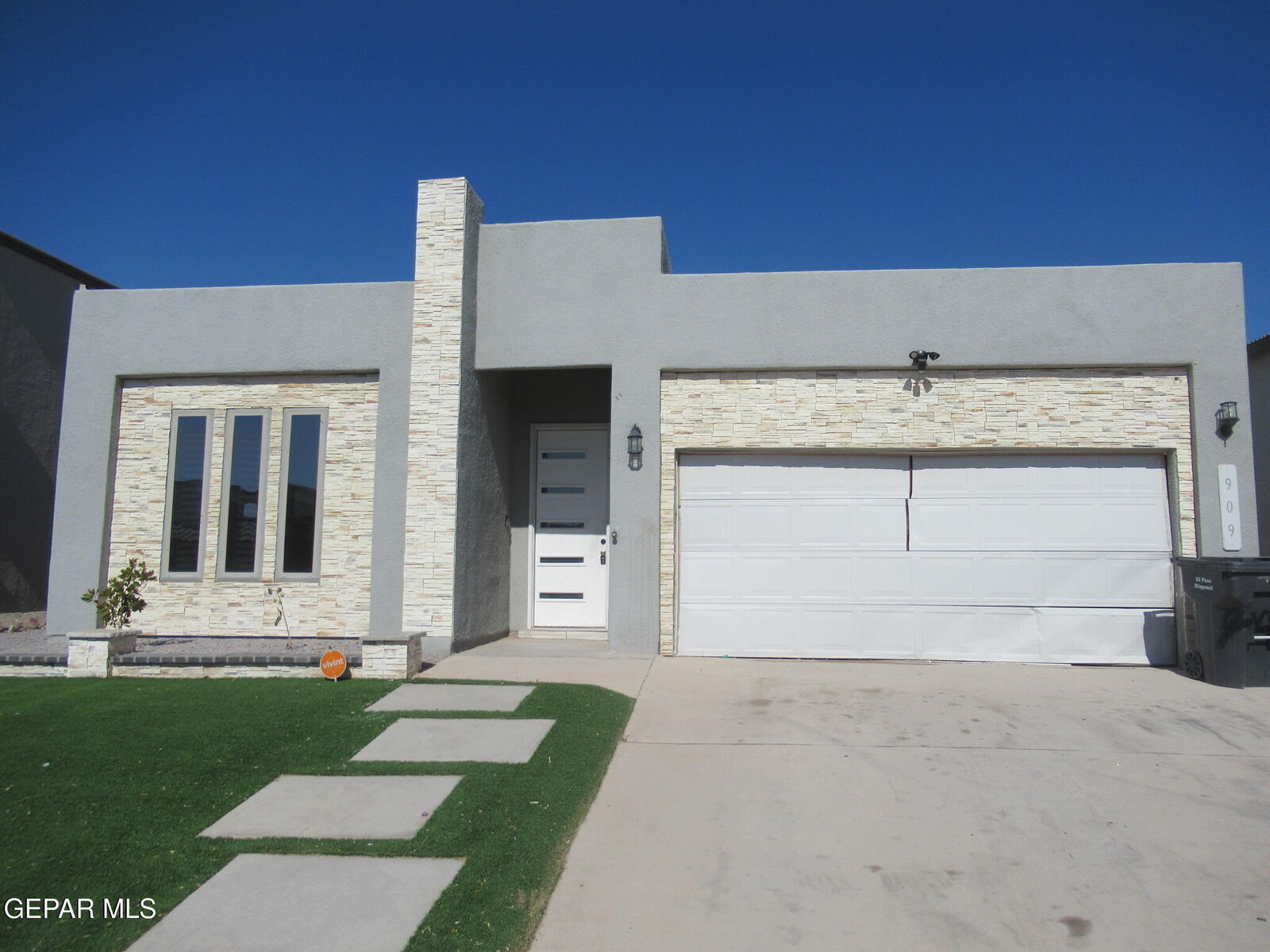 Property Photo:  909 Airship Place  TX 79928 