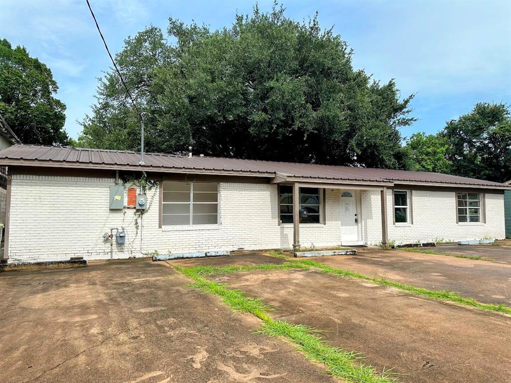 Property Photo: 1713 Avenue M TX 77414