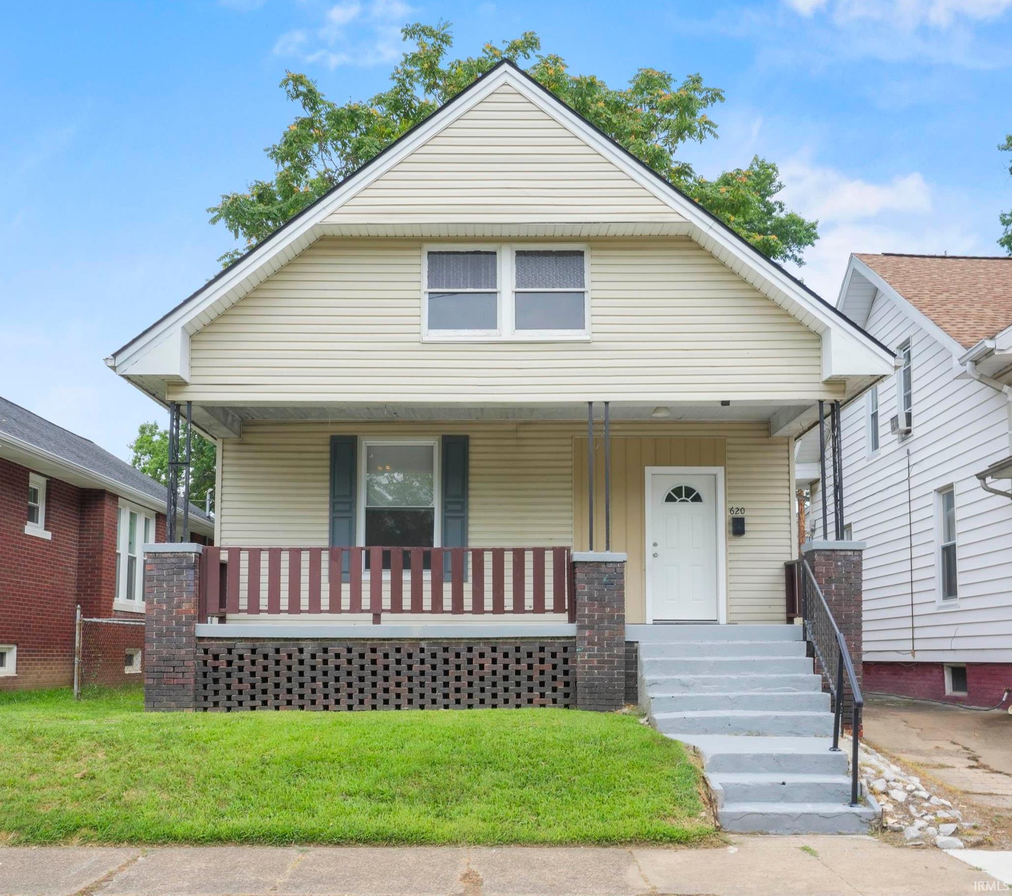 Property Photo: 620 Madison Avenue IN 47713