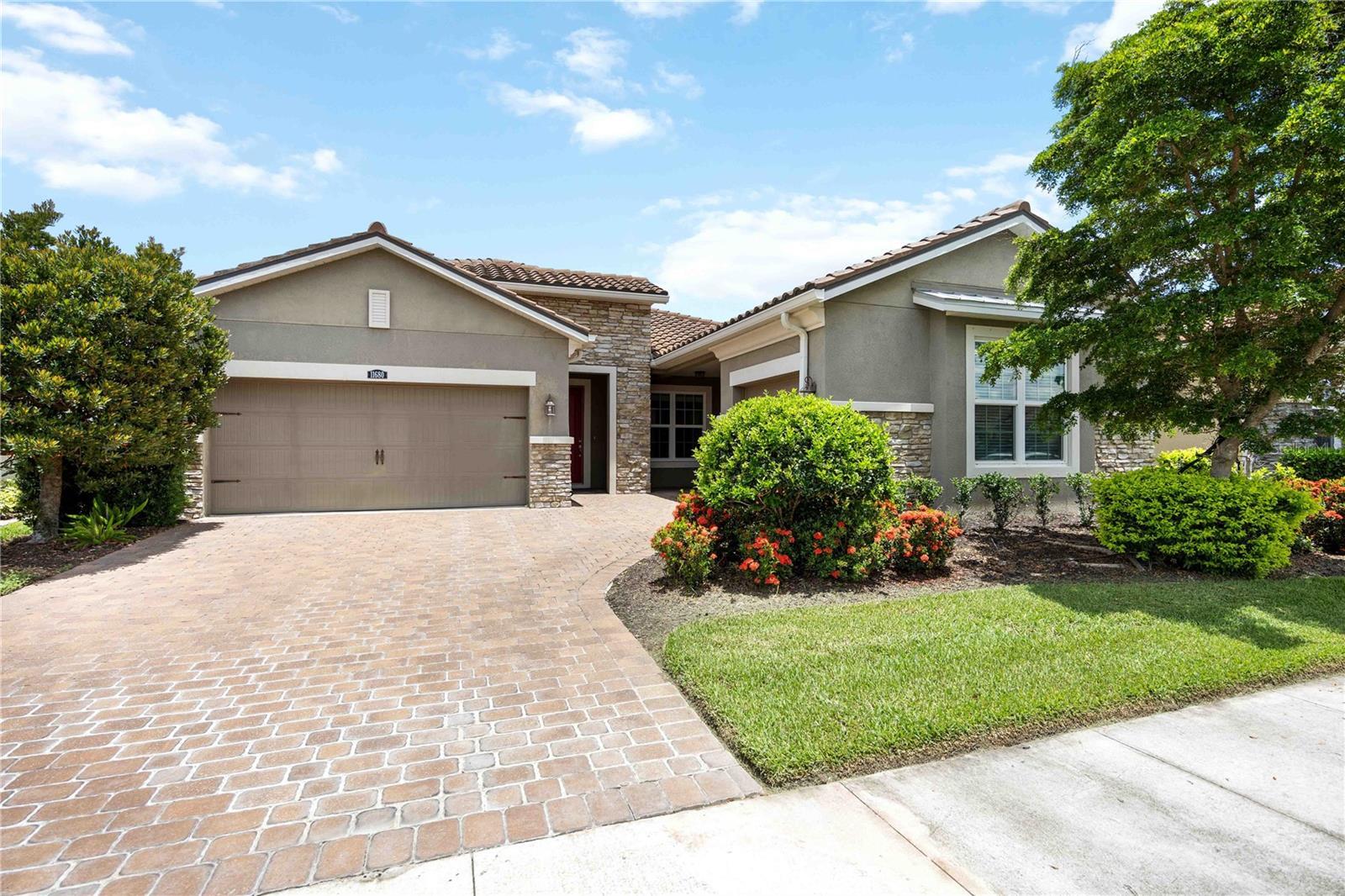 Property Photo: 11680 Tapestry Lane FL 34292