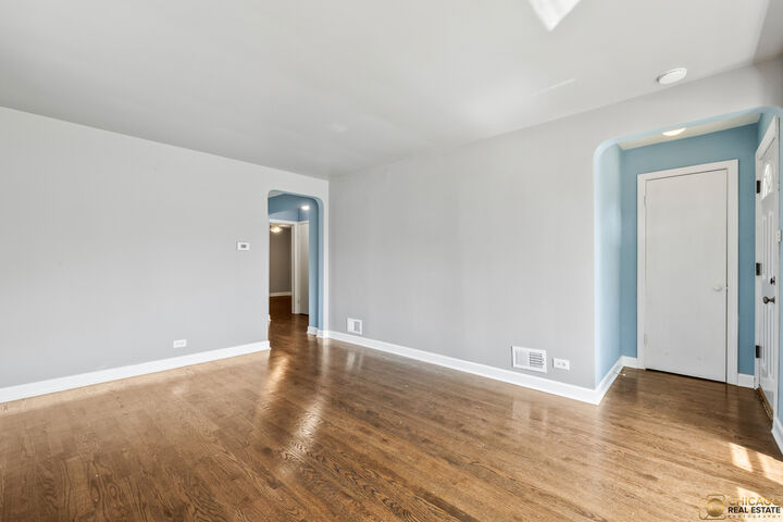 Property Photo: 7220 S Spaulding Avenue IL 60629