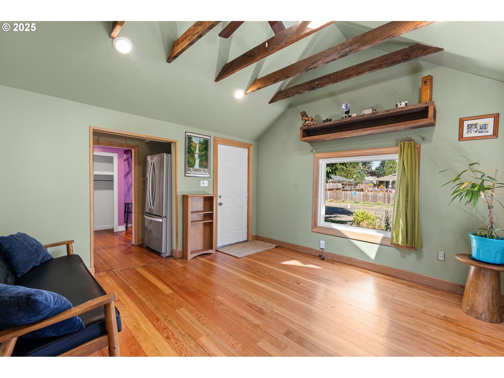 Property Photo: 8607 N Curtis Ave OR 97217