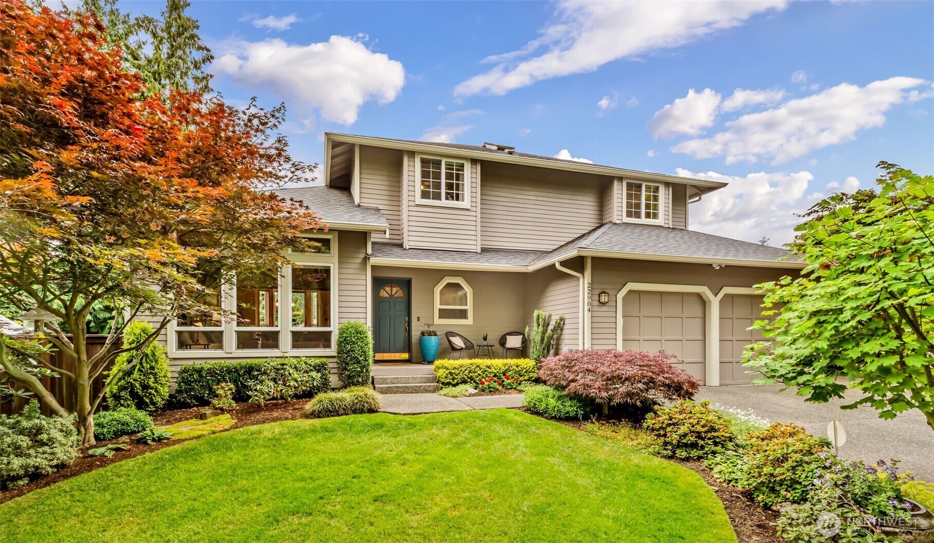 Property Photo: 22904 84th Avenue W WA 98026