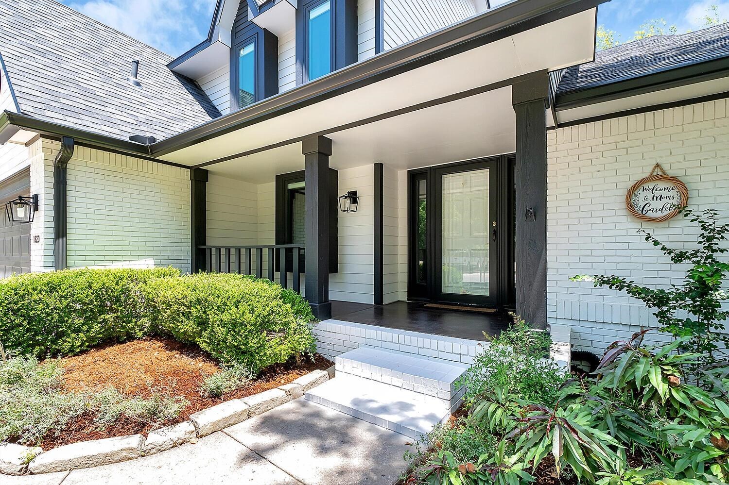 Property Photo: 1320 N Rutland Cir KS 67206