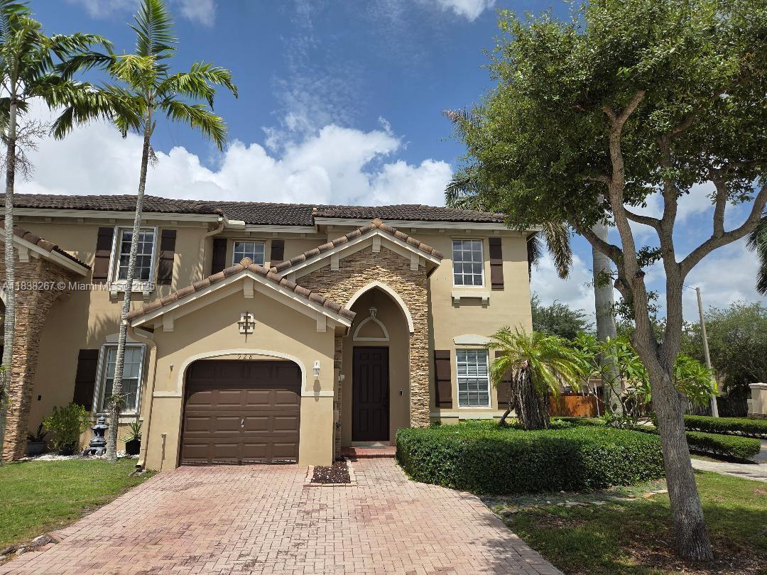 Property Photo: 928 SW 153rd Ct 928 FL 33194
