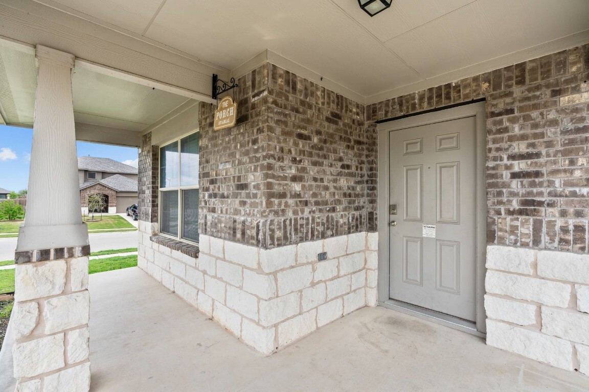 Property Photo:  900 Canvasback Creek Drive  TX 78641 