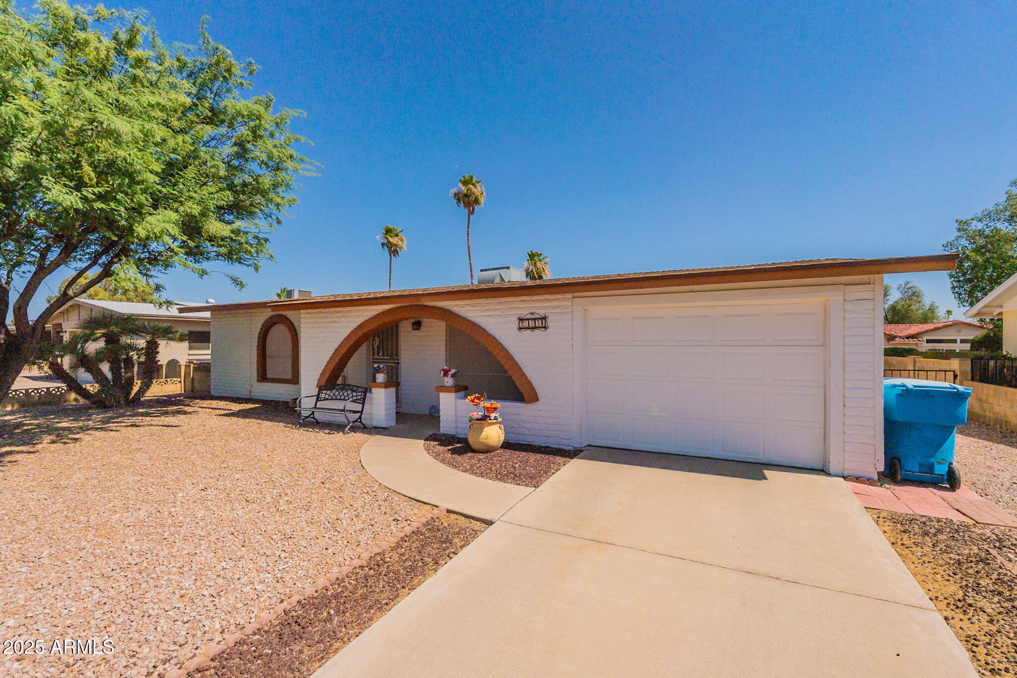 Property Photo: 2114 E Tierra Buena Lane AZ 85022