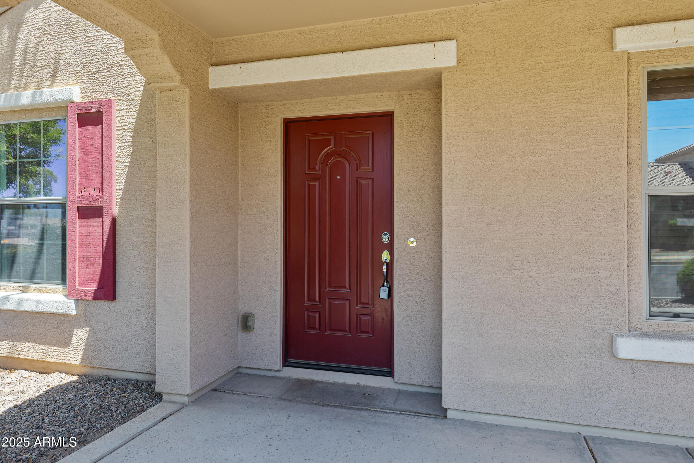 Property Photo: 2076 S Seton Avenue AZ 85295