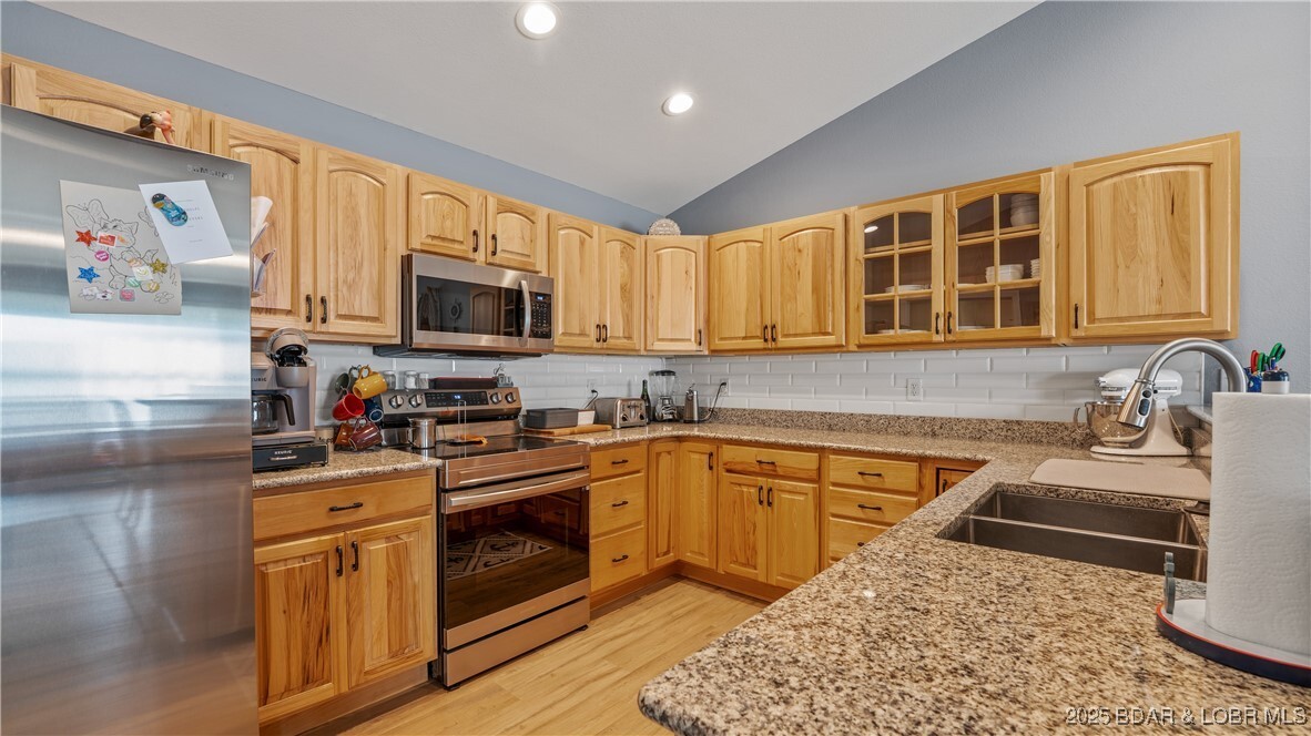 Property Photo:  15 Knox Point Circle  MO 65049 