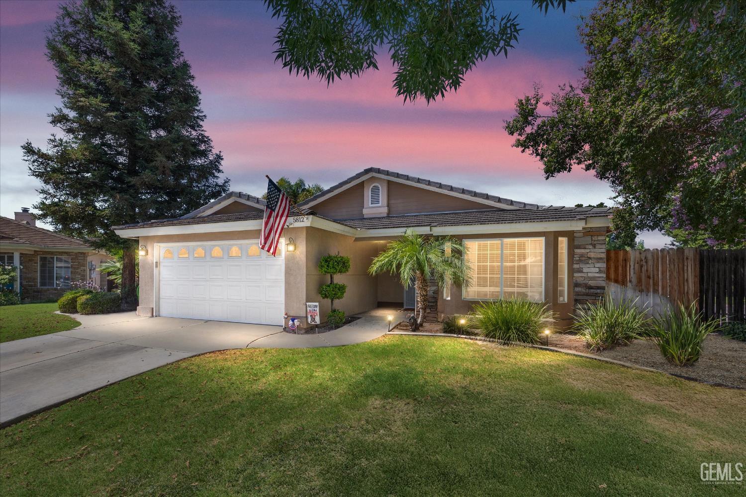 5812 Seasons Valley Court  Bakersfield CA 93313 photo