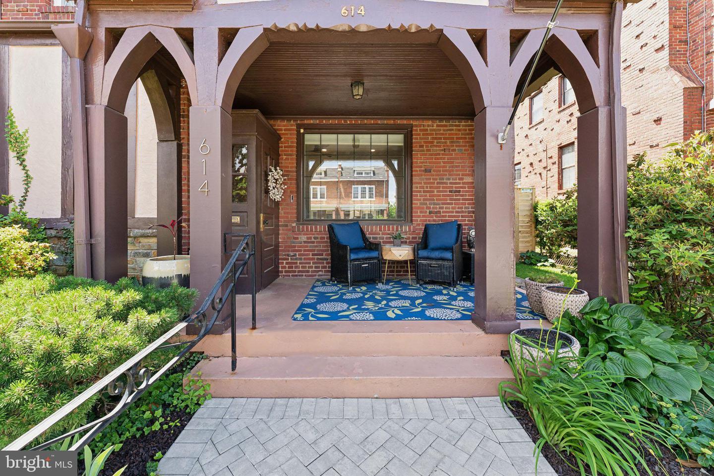 Property Photo:  614 Oneida Place NW  DC 20011 